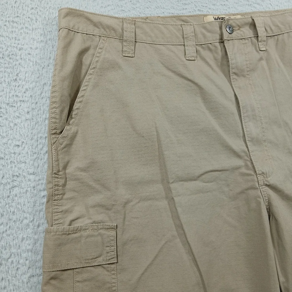 Wrangler Authentics Men's Cargo Shorts Size 46 Khaki Cotton Casual Pockets‎